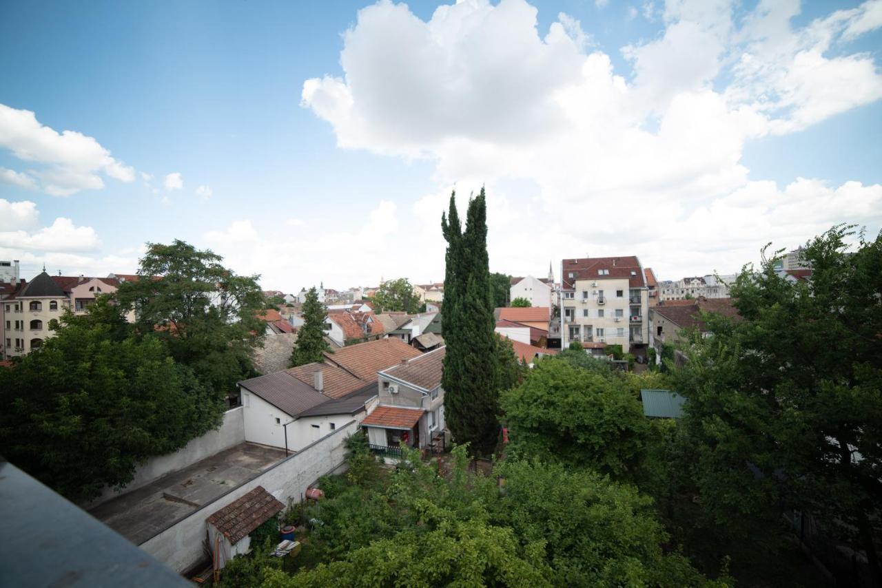Apartment Vera With Free Garage Novi Sad Eksteriør billede