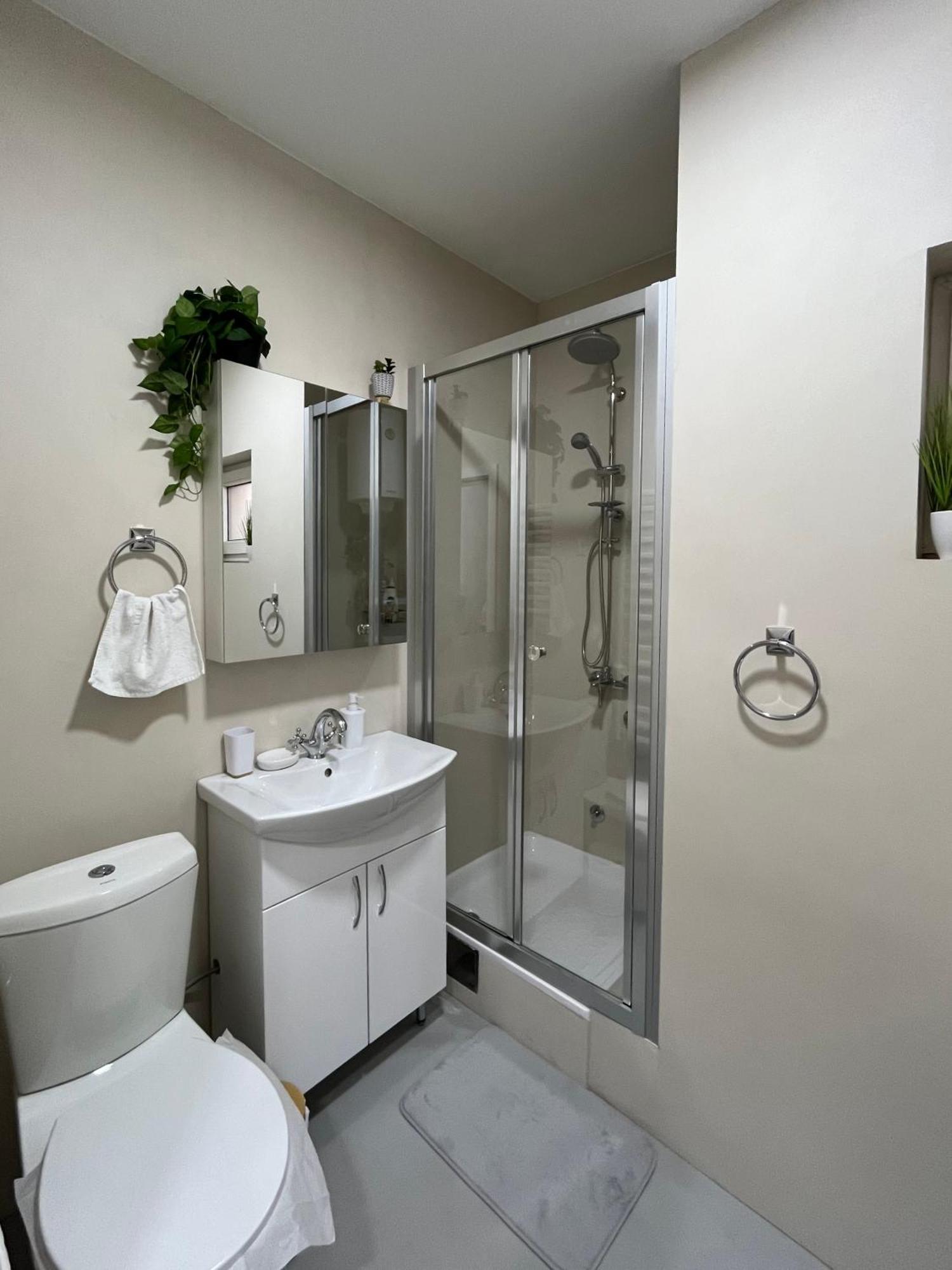 Apartment Vera With Free Garage Novi Sad Eksteriør billede