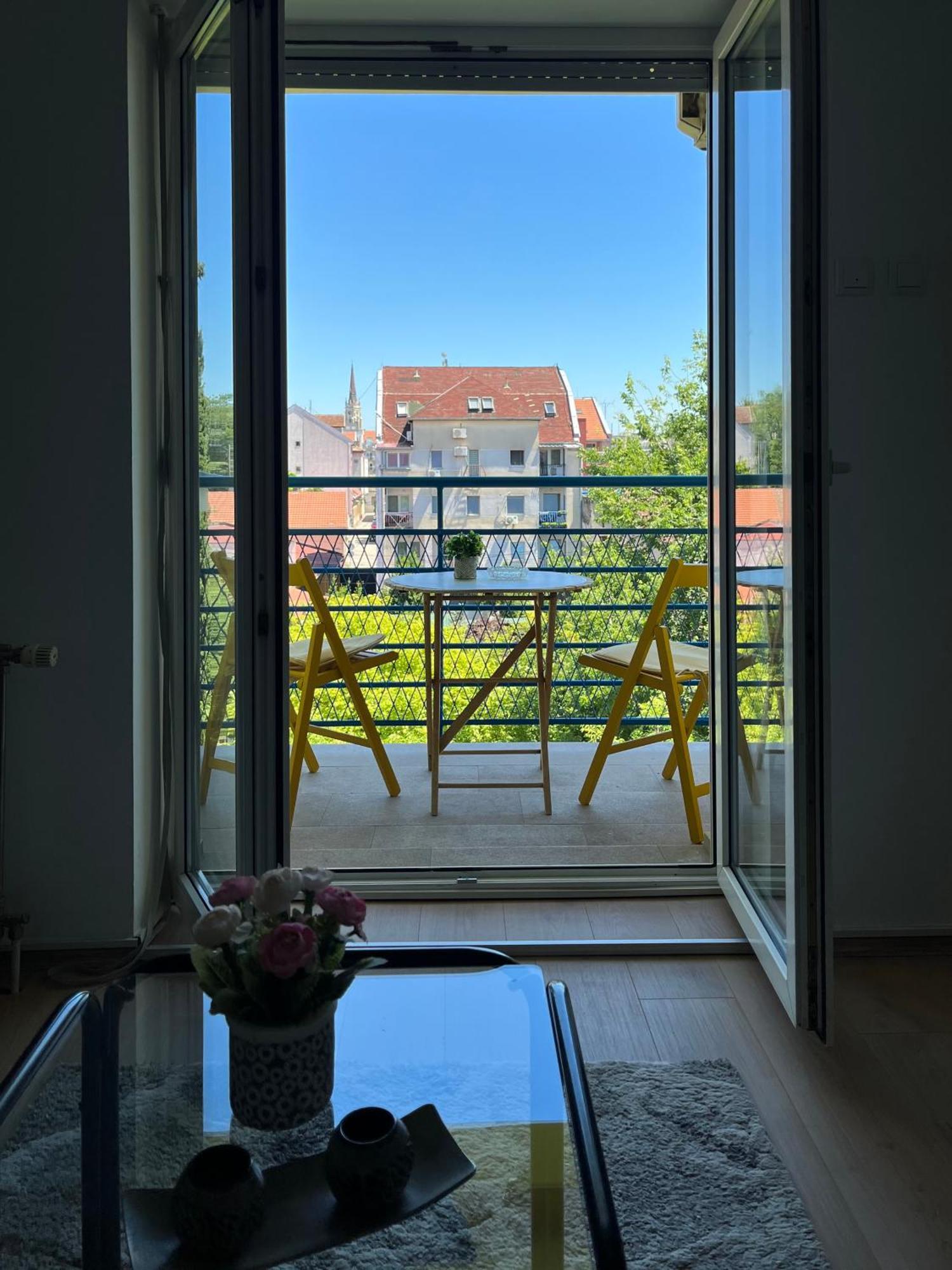 Apartment Vera With Free Garage Novi Sad Eksteriør billede